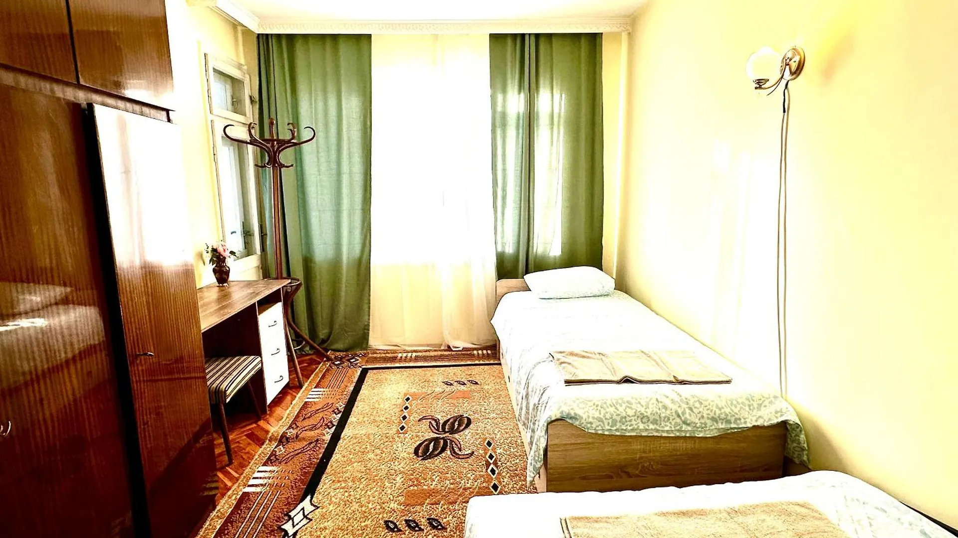 Ssenyange City Apartment Warna