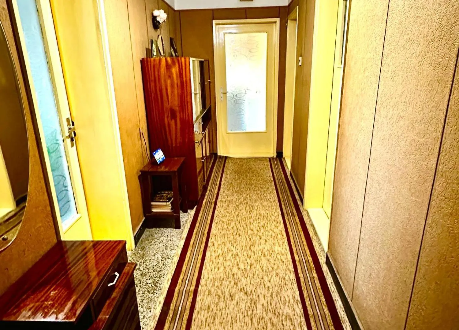 Ssenyange City Apartment Warna